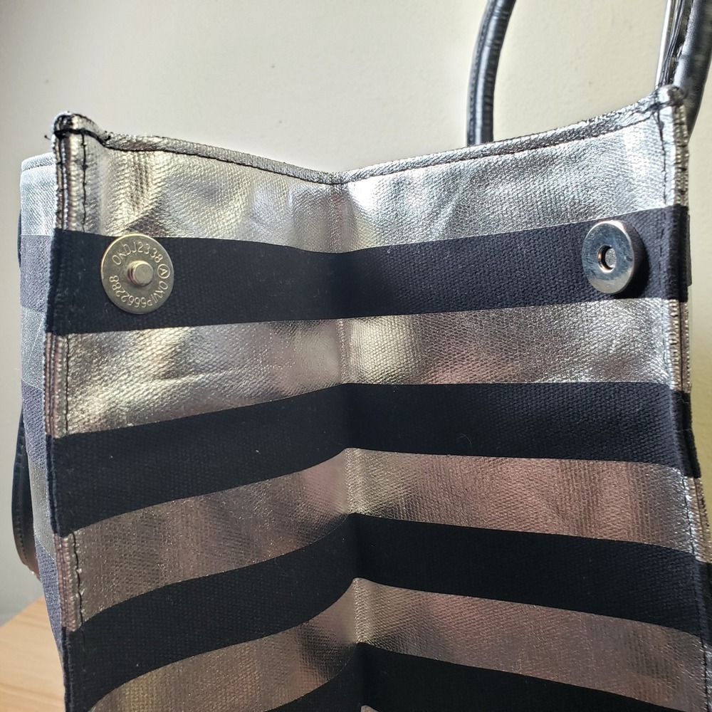 Victoria's Secret Black Silver Stripe Tote Bag Logo Front Weekender CarryAll NWT - Picture 10 of 13